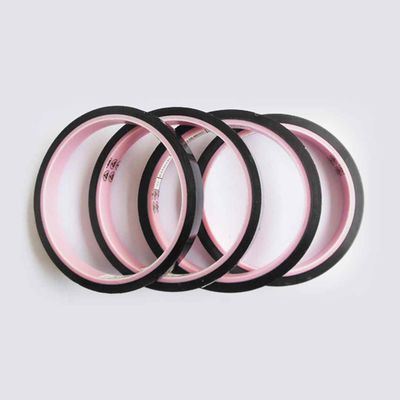 Bon prix Résistance aux rayons UV à la pression, allongement sensible 150% Prix du ruban Pi / ruban de film Kapton avec motif simple en ligne